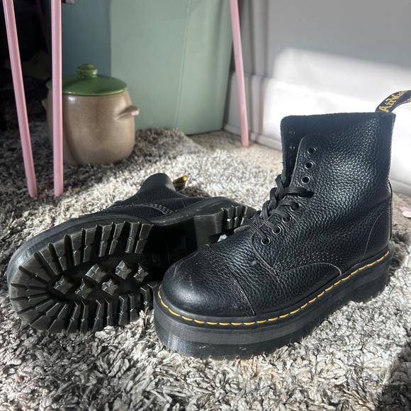 Dr. Martens Sinclair Platform Boots! - Picture 7 of 9